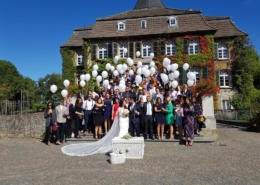 Hochzeitstauben und Ballons zur Hochzeit auf Schloss Linnep Ratingen Breitscheid Bsp4