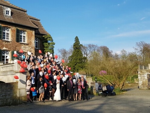 Ballons zur Hochzeit Schloss Linnep Ratingen -1